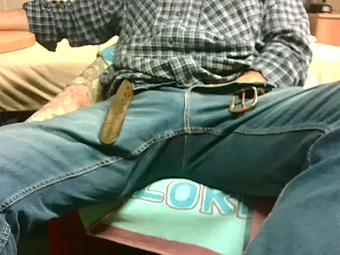 Snapshot of Giulio35_Pika chatting on February 5, 2026, 5:17 pm Giulio35 Pika online show from February 5, 2026, 5:17 pm