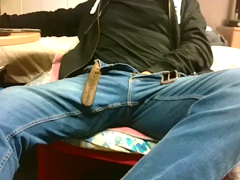 Snapshot of Giulio35_Pika chatting on February 15, 2026, 4:36 pm Giulio35 Pika online show from February 15, 2026, 4:36 pm