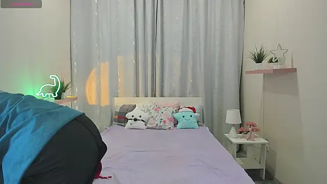 TiffanyBatson online show from December 5, 2024, 12:22 pm