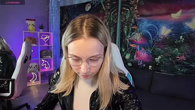 TiffanyBatson online show from February 23, 2025, 3:29 pm