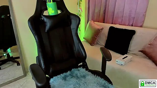 Lilabril online show from March 16, 2025, 4:01 pm