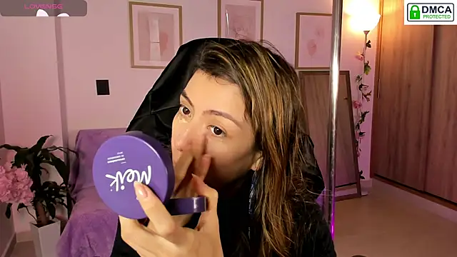 Snapshot of Lilabril chatting on January 15, 2026, 2:32 pm Lilabril online show from January 15, 2026, 2:32 pm