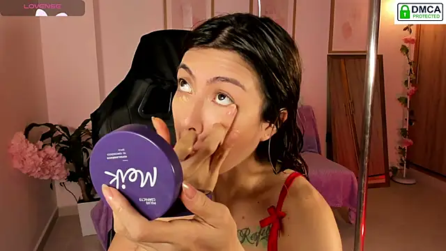 Snapshot of Lilabril chatting on January 19, 2026, 2:43 pm Lilabril online show from January 19, 2026, 2:43 pm