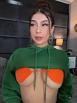 Snapshot of CHERRYY_BOMB_ chatting on October 13, 2025, 10:48 am CHERRYY BOMB online show from October 13, 2025, 10:48 am