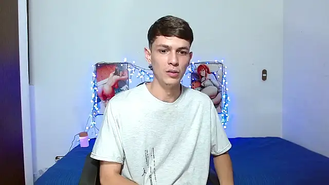 Snapshot of Lucho-Cole chatting on March 19, 2026, 11:09 pm Lucho-Cole online show from March 19, 2026, 11:09 pm