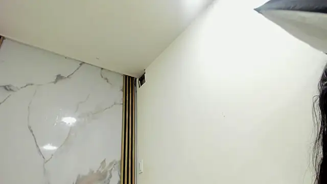 Biiancacox online show from November 28, 2025, 2:36 am