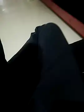 Snapshot of HeftyTheory7 chatting on December 21, 2025, 10:11 am HeftyTheory7 online show from December 21, 2025, 10:11 am