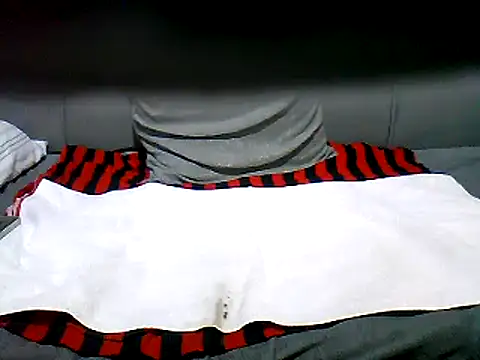 cutey-smile online show from March 12, 2025, 10:39 pm