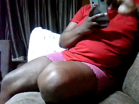 cutey-smile online show from March 17, 2025, 7:15 pm