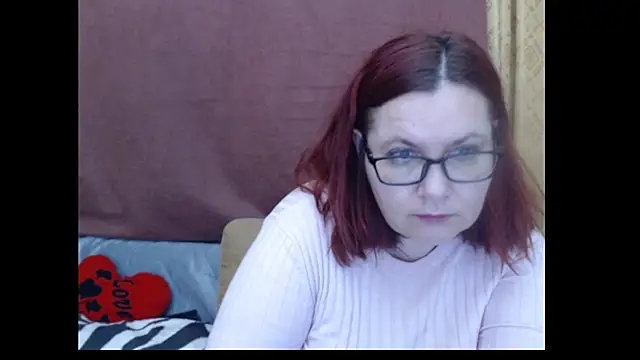 Snapshot of PlayfullMature chatting on April 18, 2026, 7:29 pm PlayfullMature online show from April 18, 2026, 7:29 pm