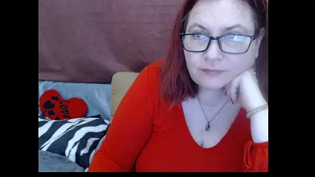 Snapshot of PlayfullMature chatting on April 19, 2026, 5:23 pm PlayfullMature online show from April 19, 2026, 5:23 pm