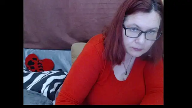 Snapshot of PlayfullMature chatting on April 19, 2026, 6:10 pm PlayfullMature online show from April 19, 2026, 6:10 pm
