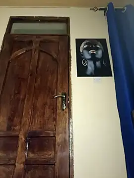 queennapal online show from March 13, 2025, 7:17 pm