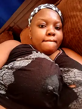 Snapshot of queennapal chatting on March 12, 2026, 11:49 am queennapal online show from March 12, 2026, 11:49 am