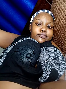 Snapshot of queennapal chatting on March 13, 2026, 12:28 am queennapal online show from March 13, 2026, 12:28 am