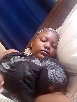 Snapshot of queennapal chatting on April 15, 2026, 7:37 am queennapal online show from April 15, 2026, 7:37 am