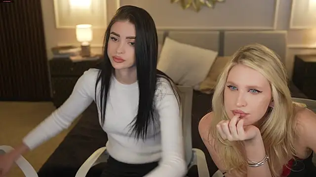 Tina Breeze online show from October 22, 2025, 10:37 am