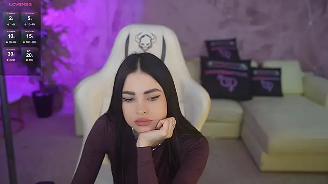 Tina Breeze online show from November 18, 2025, 8:08 am