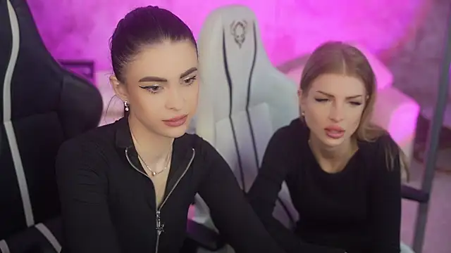 Snapshot of Tina_Breeze chatting on January 13, 2026, 8:52 am Tina Breeze online show from January 13, 2026, 8:52 am