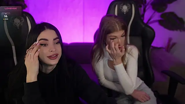 Snapshot of Tina_Breeze chatting on February 4, 2026, 8:20 am Tina Breeze online show from February 4, 2026, 8:20 am