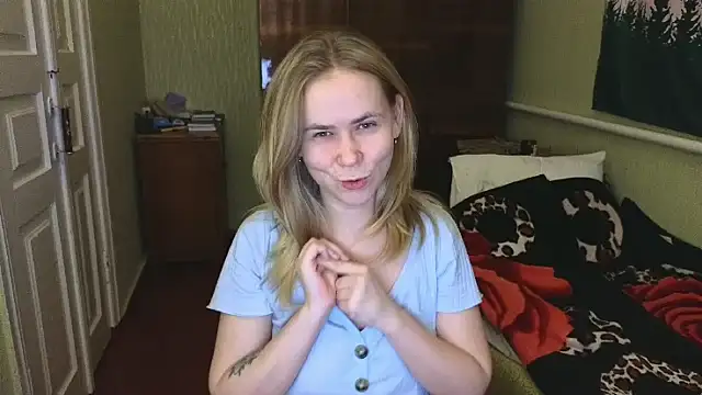 Riley Roo online show from December 7, 2024, 4:36 pm