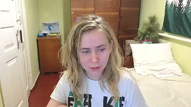 Riley Roo online show from January 14, 2025, 5:12 pm