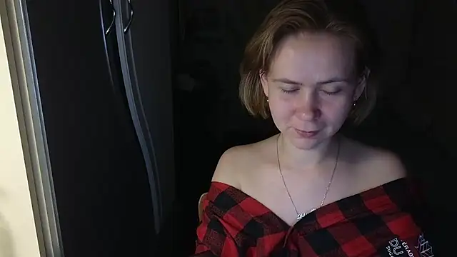 Riley Roo online show from May 16, 2026, 7:45 pm