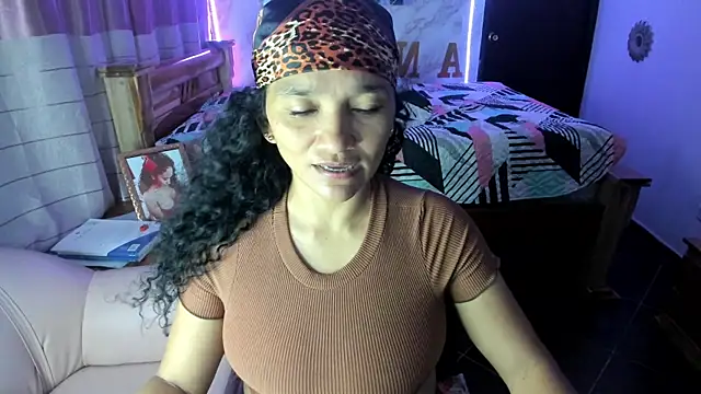 Snapshot of rayza_mature_154 chatting on February 23, 2025, 12:30 am rayza mature 154 online show from February 23, 2025, 12:30 am