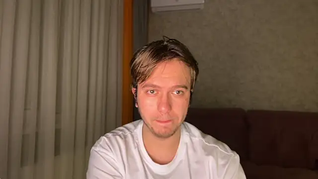 Snapshot of kiopiggy chatting on December 1, 2025, 6:57 pm kiopiggy online show from December 1, 2025, 6:57 pm