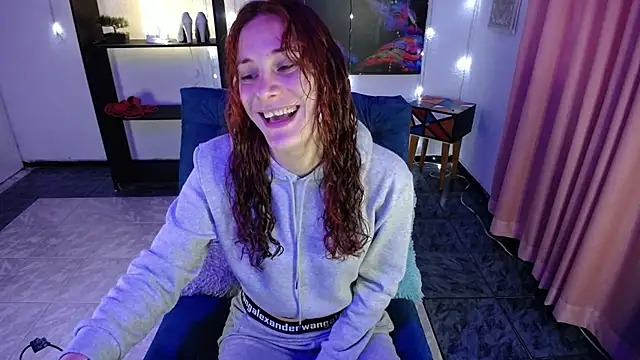 Snapshot of IsaBaileys_ chatting on January 29, 2025, 8:04 pm IsaBaileys online show from January 29, 2025, 8:04 pm