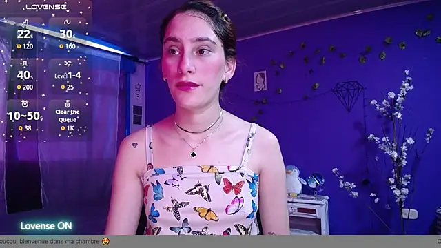 Snapshot of IsaBaileys_ chatting on October 5, 2025, 8:07 pm IsaBaileys online show from October 5, 2025, 8:07 pm