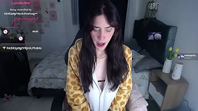 IsaBaileys  online show from July 16, 2026, 12:49 am