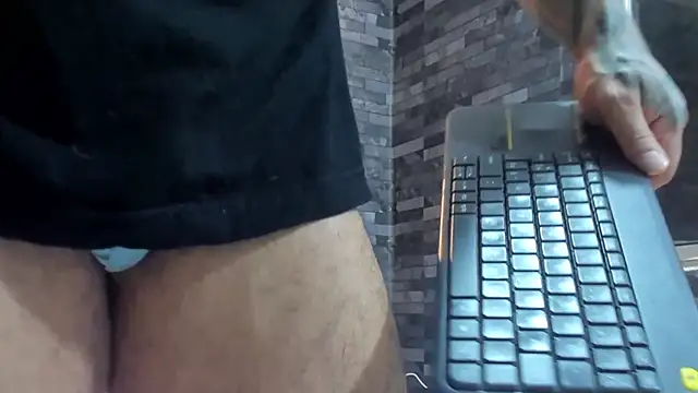 Snapshot of BruceDallas chatting on March 14, 2026, 1:01 am BruceDallas online show from March 14, 2026, 1:01 am