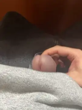 Snapshot of 114514hlove chatting on November 17, 2025, 1:33 am 114514hlove online show from November 17, 2025, 1:33 am