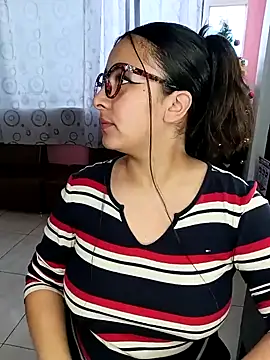 Snapshot of Cute_Penelope chatting on December 19, 2024, 12:01 pm Cute Penelope online show from December 19, 2024, 12:01 pm