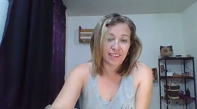 Snapshot of charlott_ponce chatting on January 8, 2025, 6:09 am charlott ponce online show from January 8, 2025, 6:09 am