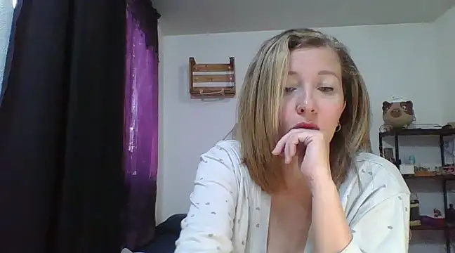 Snapshot of charlott_ponce chatting on January 28, 2025, 5:46 pm charlott ponce online show from January 28, 2025, 5:46 pm