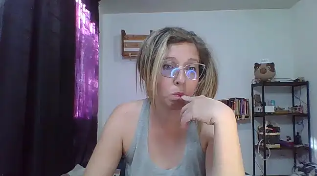 Snapshot of charlott_ponce chatting on January 29, 2025, 10:22 pm charlott ponce online show from January 29, 2025, 10:22 pm