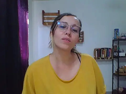Snapshot of charlott_ponce chatting on October 21, 2025, 7:03 pm charlott ponce online show from October 21, 2025, 7:03 pm