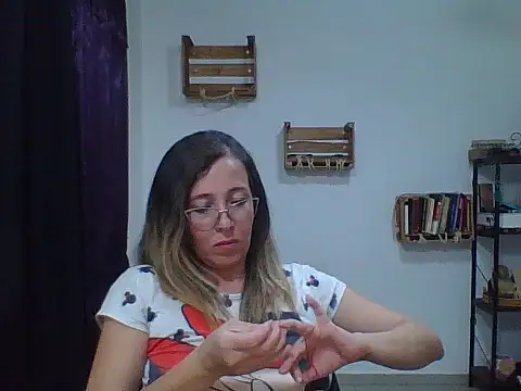 Snapshot of charlott_ponce chatting on November 10, 2025, 11:59 pm charlott ponce online show from November 10, 2025, 11:59 pm