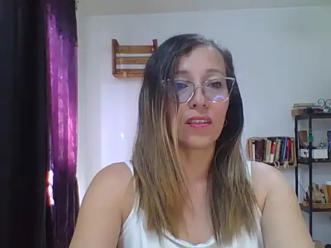 Snapshot of charlott_ponce chatting on November 18, 2025, 6:56 pm charlott ponce online show from November 18, 2025, 6:56 pm