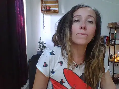 Snapshot of charlott_ponce chatting on January 5, 2026, 10:46 pm charlott ponce online show from January 5, 2026, 10:46 pm