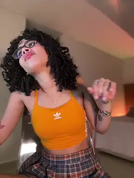 Lianh Benett online show from January 8, 2025, 5:59 am