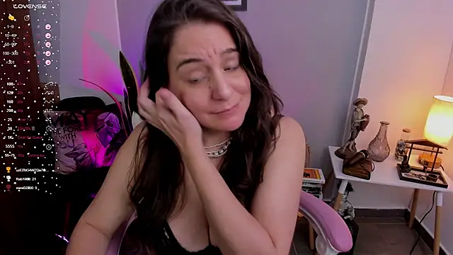 Snapshot of Tamara_m_ chatting on January 21, 2025, 11:24 pm Tamara m online show from January 21, 2025, 11:24 pm