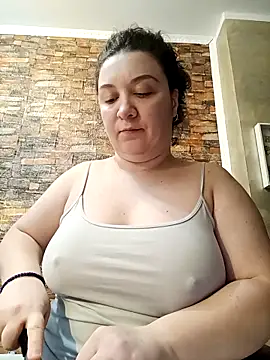 Snapshot of MikySWeet7 chatting on February 9, 2026, 9:35 am MikySWeet7 online show from February 9, 2026, 9:35 am