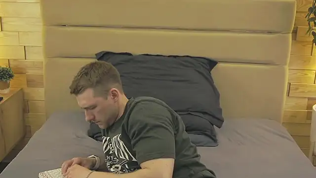 EthanPinkman online show from April 11, 2026, 7:56 am