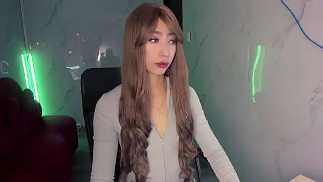 LilithCooperr  online show from May 20, 2026, 3:34 am