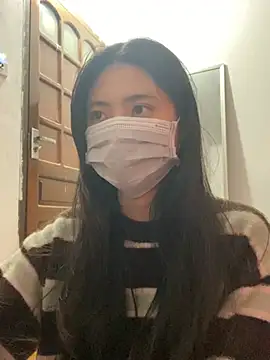 Snapshot of -hanime- chatting on December 17, 2024, 5:18 am -hanime- online show from December 17, 2024, 5:18 am