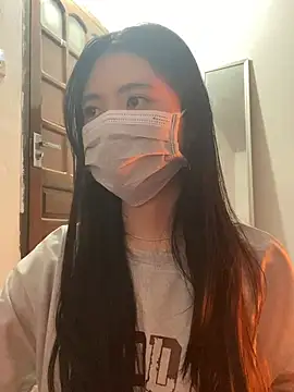 Snapshot of -hanime- chatting on December 18, 2024, 1:34 pm -hanime- online show from December 18, 2024, 1:34 pm