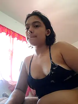 Snapshot of littlemelii chatting on February 19, 2026, 6:37 pm littlemelii online show from February 19, 2026, 6:37 pm